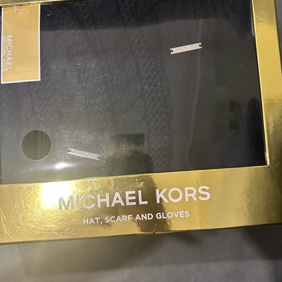 Michael Kors, black gloves, scarf & hat, 3 piece gift set in box Brand New - Picture 2 of 5